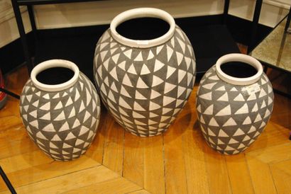 null 3 Vases gris et blanc prix de vente boutique : 650 EUROS