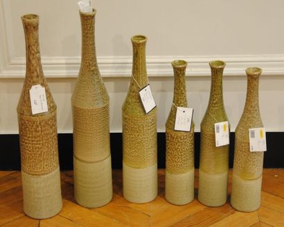 null 6 vases vert MILAS entre 69 et 51 cm prix de vente boutique : 300 EUROS