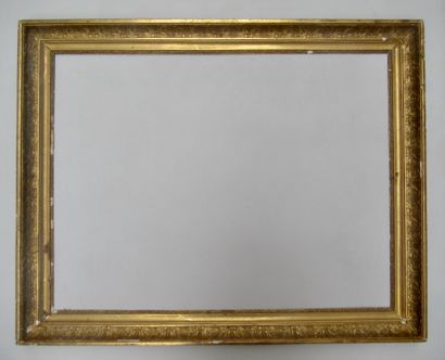 null Ancien encadrement de miroir en bois et pâte dit " à double gorge" à décor de...