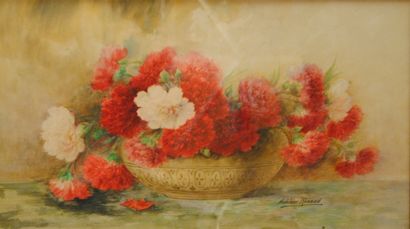 null RENAUD Madelaine (1900-1994) 

"Fleurs dans une coupe"

aquarelle signée en...