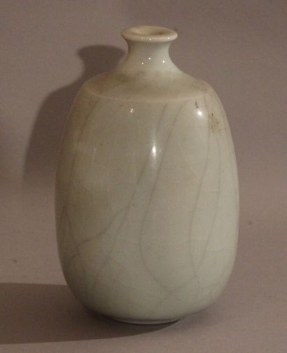 null Pierre LEMAITRE (Né en 1951)

Petit vase ovoïde en grès porcelainique émaillé...