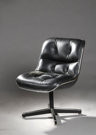 null Charles POLLOCK (1930-2013)

Chaise de bureau, coque en plastique moulé, garniture...