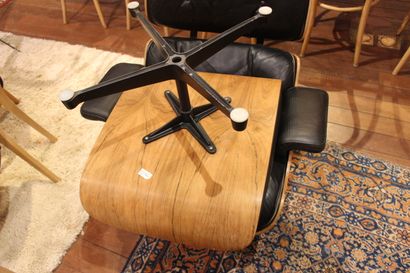 null Charles et Ray EAMES (1907-1978 & 1912-1988)

Lounge Chair et son ottoman, coque...