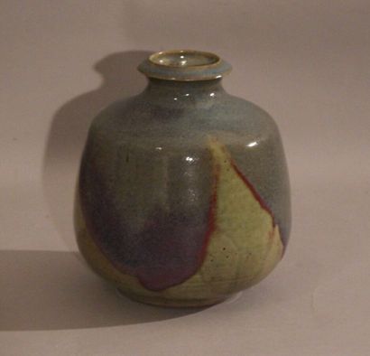 null Michel LANOS (1926-2005)

Vase boule en grès émaillé

Signé M Lanos

H : 17...