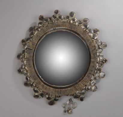 null Line VAUTRIN (1913-1997)

Miroir modèle " Trèfles " en talosel et verre

D :...