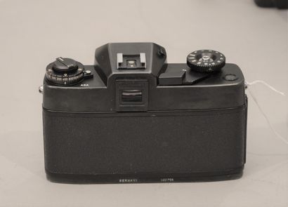 null Appareil photographique. Boitier Leitz Leicaflex SL 2 (noir), 1975, n°1421725,...