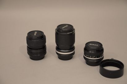 null Appareil photographique, ensemble de trois objectifs Nikon. Objectif Nikon Nikkor...