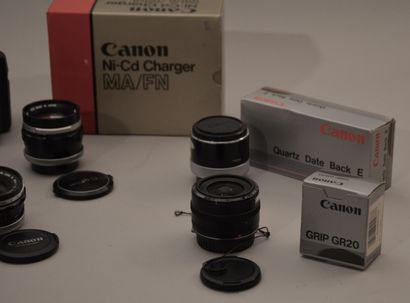 null Appareil photographique. Important ensemble Canon divers. Appareil Canon Canonet...