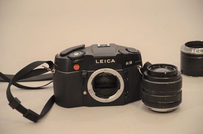 null Appareil photographique. Boitier Leitz Leica R8 (1997, n°2430726) avec objectif...