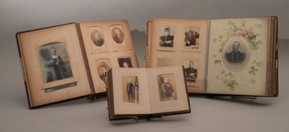 null Photographie. Ensemble de trois albums photographiques divers. Circa 1880-1920....