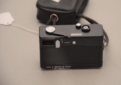 null Appareil photographique. Boitier Rollei 35 noir (Made in Germany by Rollei)...