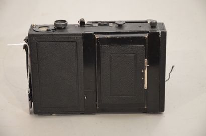 null Appareil photographique. Boitier Ica Reflex 754 (6,5 x 9 - Künstler Camera)...