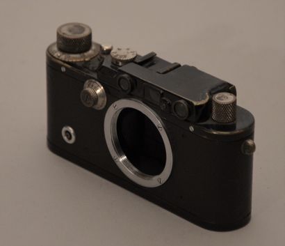 null Appareil photographique. Boitier Leitz Leica II (noir) n°82 032 (1932) sans...