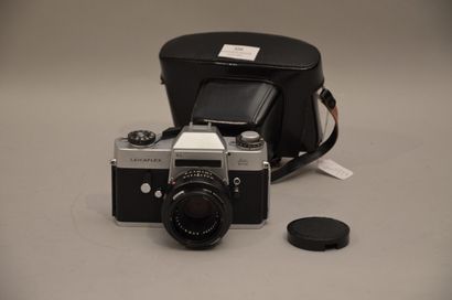 null Appareil photographique. Boitier Leitz Leicaflex SL, 1968, n°1199987, avec objectif...