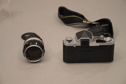 null Appareil photographique. Ensemble de deux appareils Nikon F2. Boitier Nikon...