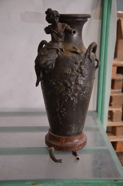 null Vase en bronze accidents bras décollés 45 cm