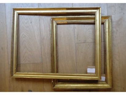 null Baguette en bois mouluré et doré XIXème siècle 30,3 x 39,7 cm - Profil : 2,7...
