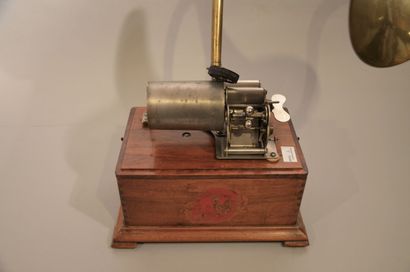 null PATHE 1910 : Phonographe à cylindre inter avec pavillon cor de chasse en laiton....