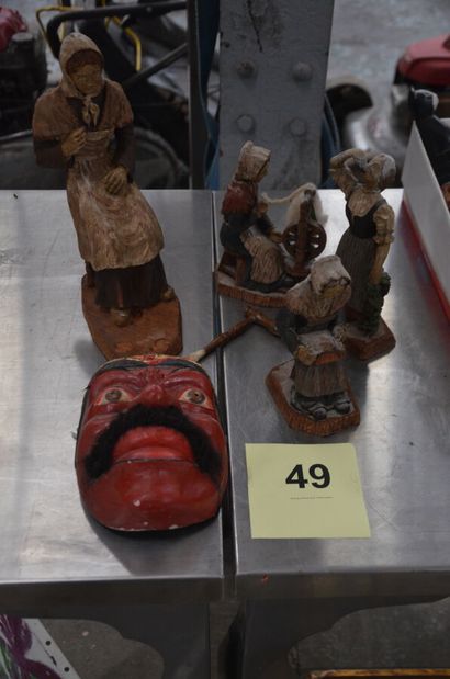 null 3 santons, sculpture "femme et la vigne" et un masque Japonais