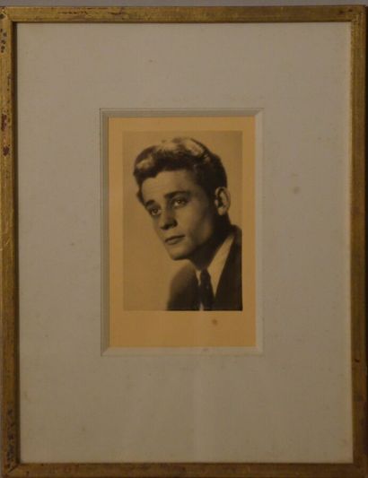 null ALBIN-GUILLOT Laure (1879-1973) " Portrait d'homme" Photographie signée en bas...