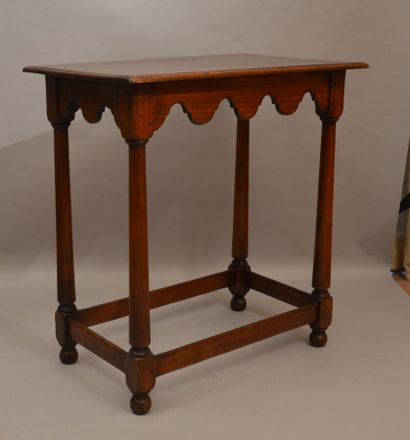 null Small table in natural wood, belt with festoons, struts connecting the four...