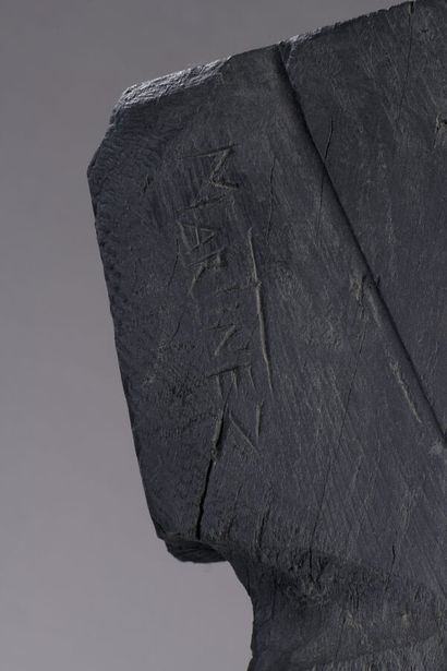 null MARTINEZ 

Sculpture en bois noirci signée 

Haut.: 73, 5 cm