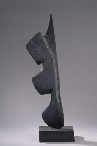 null MARTINEZ 

Sculpture en bois noirci signée 

Haut.: 73, 5 cm
