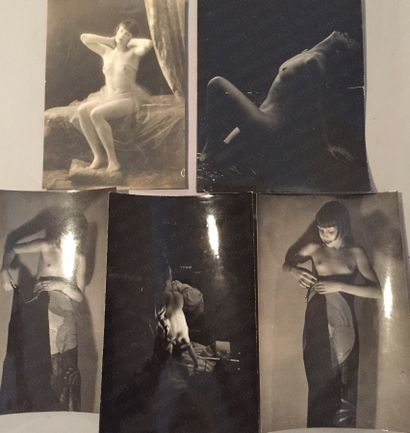 null PHOTOGRAPHY.

 Female Nudes, nude study. Set of five silver prints. Circa 1920-70....