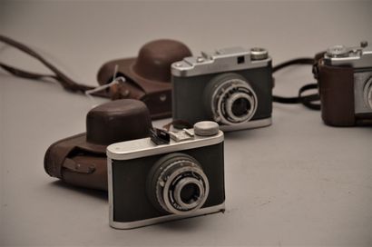 null Set of five Alsaphot and Royer miscellaneous cameras: Royer Savoyflex case with...