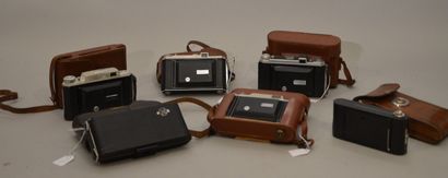 null Ensemble de six appareils photographiques à soufflet Kodak dont appareil Kodak...