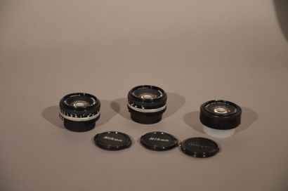 null Ensemble de trois objectifs Nikon Series E 1.8/50 mm.