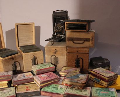 null PHOTOGRAPHY, AUTOCHROMES and PHOTOGRAPHIC APPARATUS. Very important set of boxes...