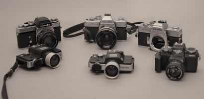 null Ensemble de six appareils photographiques divers Minolta, en l'état : Minolta...