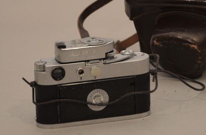 null Appareil photographique. Boitier Leitz Leica M3 n° 1 067 150 avec objectif Aspherical...