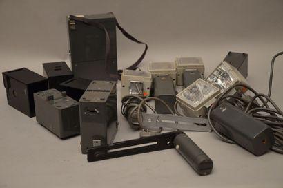 null Important set of flashes with various accessories and not tested.