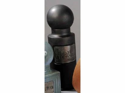 XAVIER-FEAL (XXème siècle) XAVIER-FEAL (XXème siècle) Pot à pharmacie cylindrique...