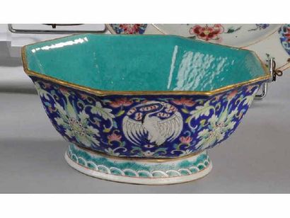 Chine CHINE Coupe en émail cloisonné à décor de héron Dans le goût TAO KOUANG (1821-1850)...