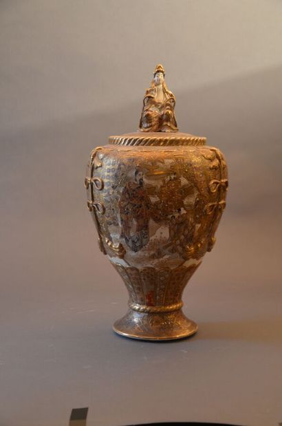 null 1 grand vase en SATSUMA; Haut.: env. : 50 cm