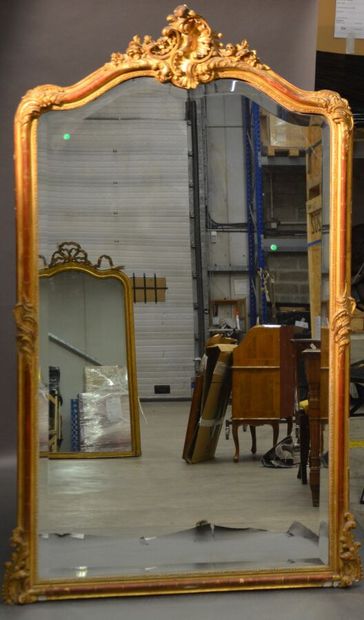 null Miroir en bois doré style Louis XV. XIXème

175 x 102 cm