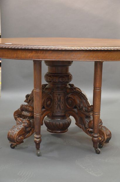 null Ensemble en bois naturel style Henri II, fin XIXème comprenant une table, 6...