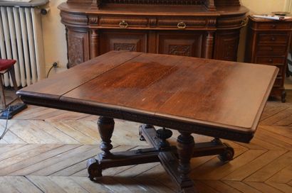 null 1 mobilier de salle à manger en bois naturel style Henri II comprenant un buffet,...