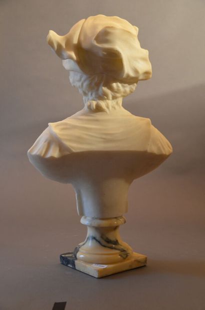 null 1 buste en marbre " Femme" signé PUJI - Hauteur env. avec socle: 60 cm