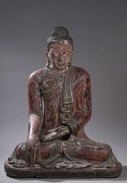 null Statue de Bouddha en bois laqué rouge et doré, avec des incrustations de verroterie,...