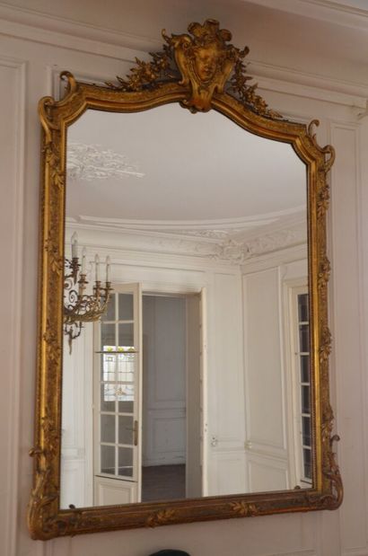 null Deux miroirs en bois et stuc doré style Louis XV .
 XIXème petite différences...