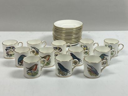 null Service à café en porcelaine blanche à décor d'oiseau : 12 tasses et sous t...