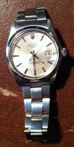 ROLEX OYSTER PERPETUAL DATE, 1970 Très belle montre vintage en acier inoxydable et...