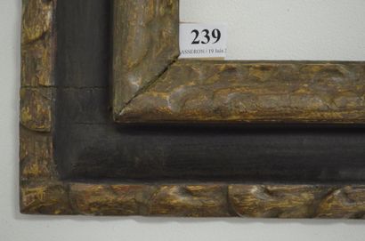 null Cadre à profil renversé en bois sculpté noir et argenté Italie, XVIIème siècle...