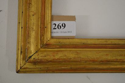 null Cadre en bois mouluré et doré Italie, XVIIIème siècle 33,3 x 46,1 cm - Profil:...