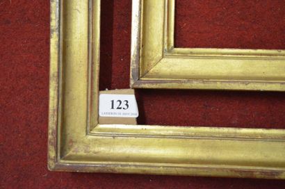 null Paire de gorges en bois mouluré et doré. Début du XIXème siècle. 21,7 x 29 cm...