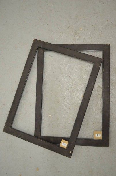 null Paire de cadres en bois mouluré et noirci. XIXème siècle. 46 x 67,2 cm - Profil:...